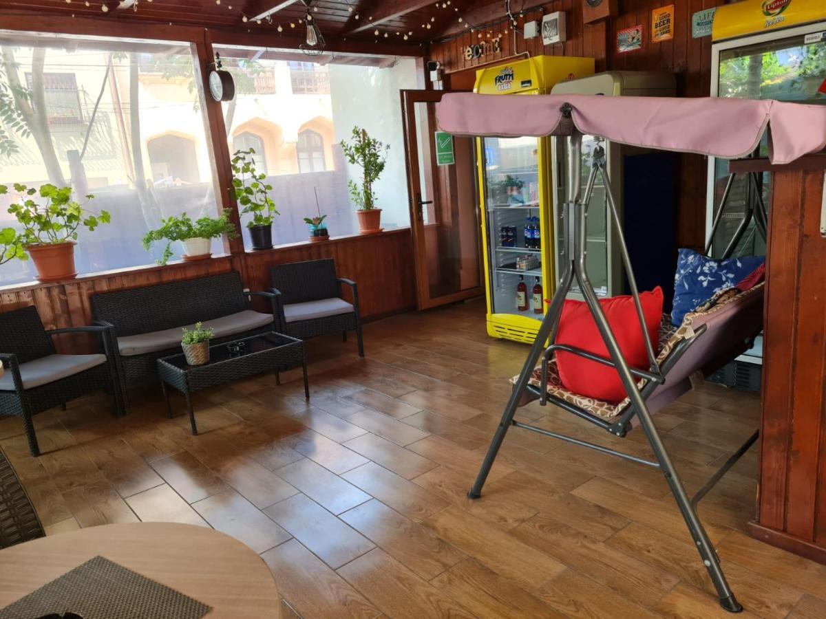 Tranzitbeds*** Aparthotel Bukares Bagian luar foto